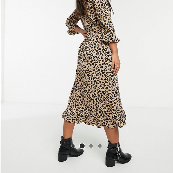 Brave Soul leopard print wrap dress. Size M (8-10) US. So flattering! - Picture 3 of 6